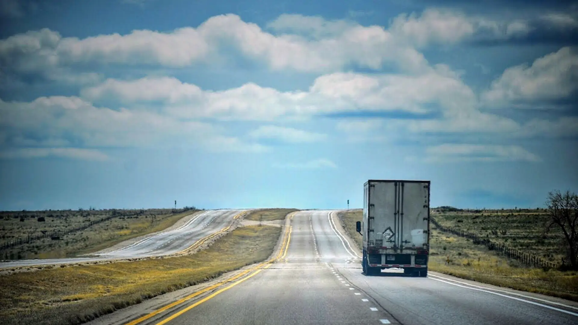 Read more about the article What Is Fleet Utilization – Importance, Key Metrics, Role & Benefits.